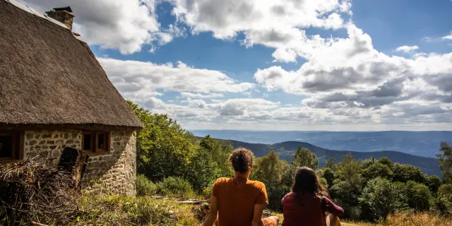 Panorama sur les paysages environnants depuis les Hautes Chaumes du Forez.