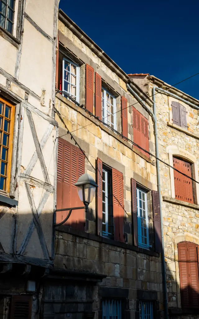 Maison à pans de bois dans le centre historique de Billom en Auvergne