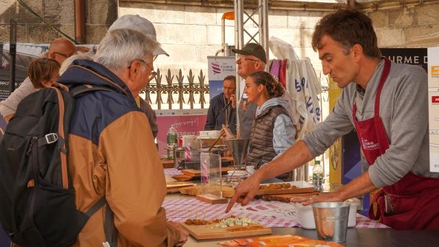 Fourmofolies, tasting of Fourme d'Ambert cheese